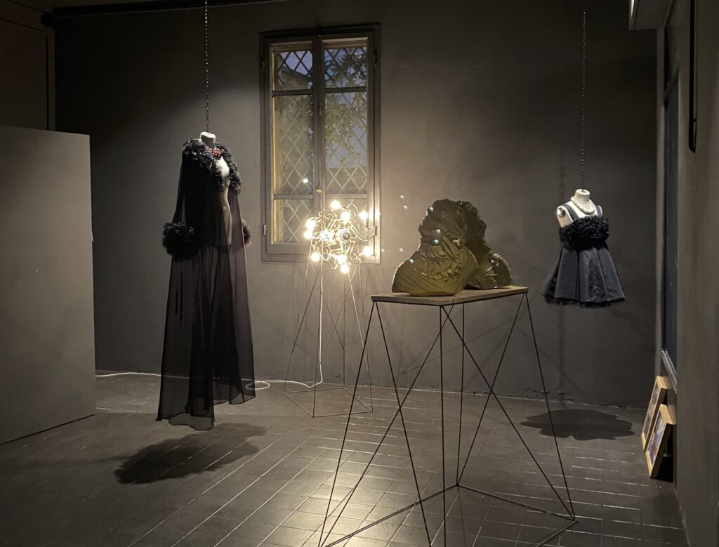 GALLERIA-5 -DAVIDE-MUCCINELLI-CASA-DI-MODA-DAVIDE-MUCCINELLI-ARTE-MODA-DESIGN-COUTURE-FASHION-ALTA-MODA